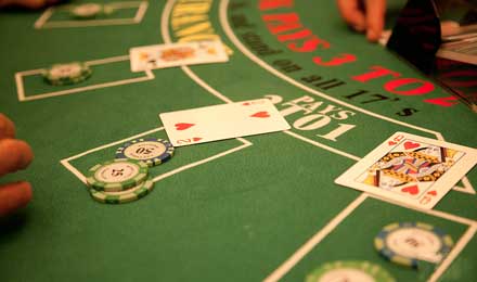 被定性为赌博房卡棋牌游戏，究竟是怎样一种模式？