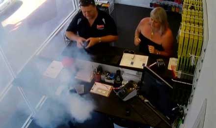 苹果手机接连发生两起爆炸事件警方正在调查具体原因 苹果手机接连发生两起爆炸事件警方正在调查具体原因