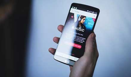 移动业务一直拖后腿 LG或决定放弃高端手机市场 移动业务一直拖后腿 LG或决定放弃高端手机市场