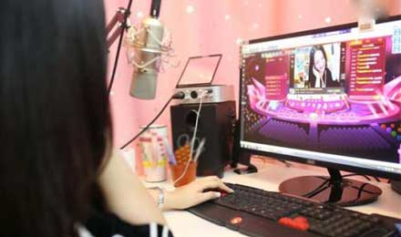 直播公司一年减少近百家,出海求生是蓝海还是荒漠? 直播公司一年减少近百家,出海求生是蓝海还是荒漠?