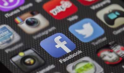 Facebook负面不断扎克伯格身价一天蒸发380亿元 Facebook负面不断扎克伯格身价一天蒸发380亿元