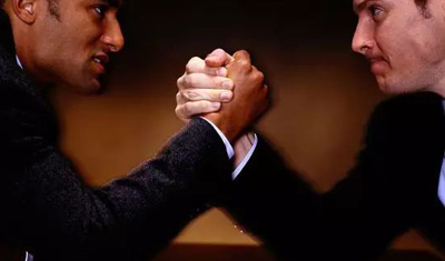 马云和马化腾背后男人的对决:蔡崇信打球、刘炽平从政? 马云和马化腾背后男人的对决:蔡崇信打球、刘炽平从政?