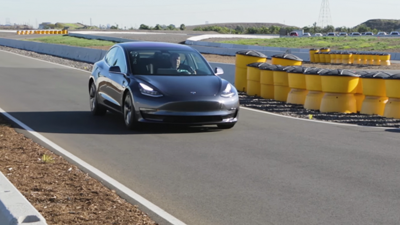 Model 3 刹车遭痛批,马斯克竟罕见“服软” Model 3 刹车遭痛批,马斯克竟罕见“服软”