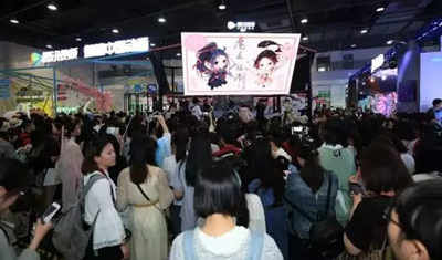 女教师不堪被“人肉”自杀,惩治网络暴力须举法律之剑 女教师不堪被“人肉”自杀,惩治网络暴力须举法律之剑