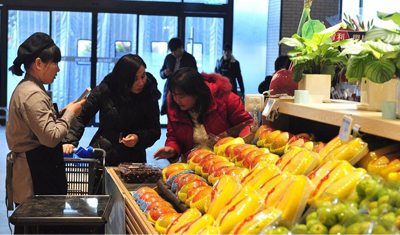 盒马鲜生们想要下沉，得先和这些“地头蛇”过过招