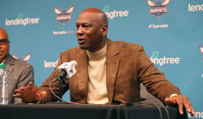 乔丹出售黄蜂队股份,看来“篮球之神”在商场上并不如意 乔丹出售黄蜂队股份,看来“篮球之神”在商场上并不如意