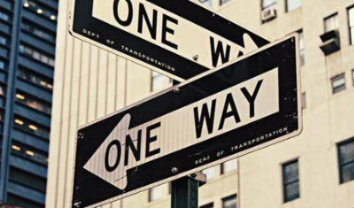 大城市混不下去，小城市就能过得舒服吗？