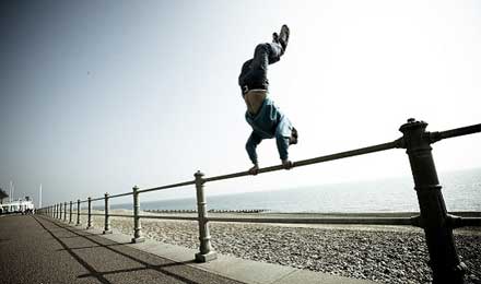 吴永宁不慎坠亡应引深思 高空极限运动不是“工作” 吴永宁不慎坠亡应引深思 高空极限运动不是“工作”