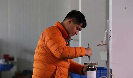 首次!被现金贷榨干的90后真人出镜:父母被辱怒而起诉平台 首次!被现金贷榨干的90后真人出镜:父母被辱怒而起诉平台