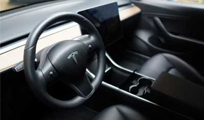 特斯拉翻身还得靠上海工厂，在美国遭“群攻”！