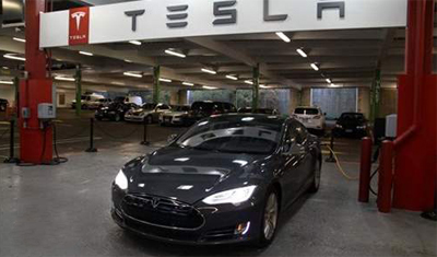 特斯拉Model 3是否会成为电动车界的iPhone 4? 特斯拉Model 3是否会成为电动车界的iPhone 4?